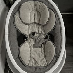 Munchkin Swing & Diaper Bag