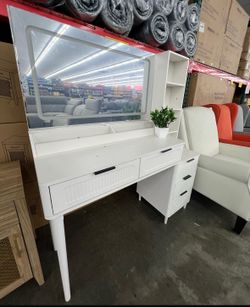 Vanity desk mirror with lights