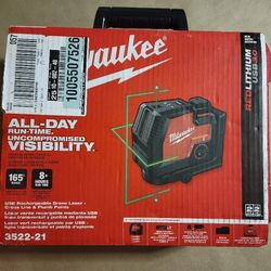 Milwaukee

Green 100 ft. Cross Line and Plumb Points Rechargeable Laser Level with REDLITHIUM Lithium-Ion USB Battery and Charger

