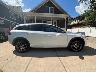 2017 Volvo V60
