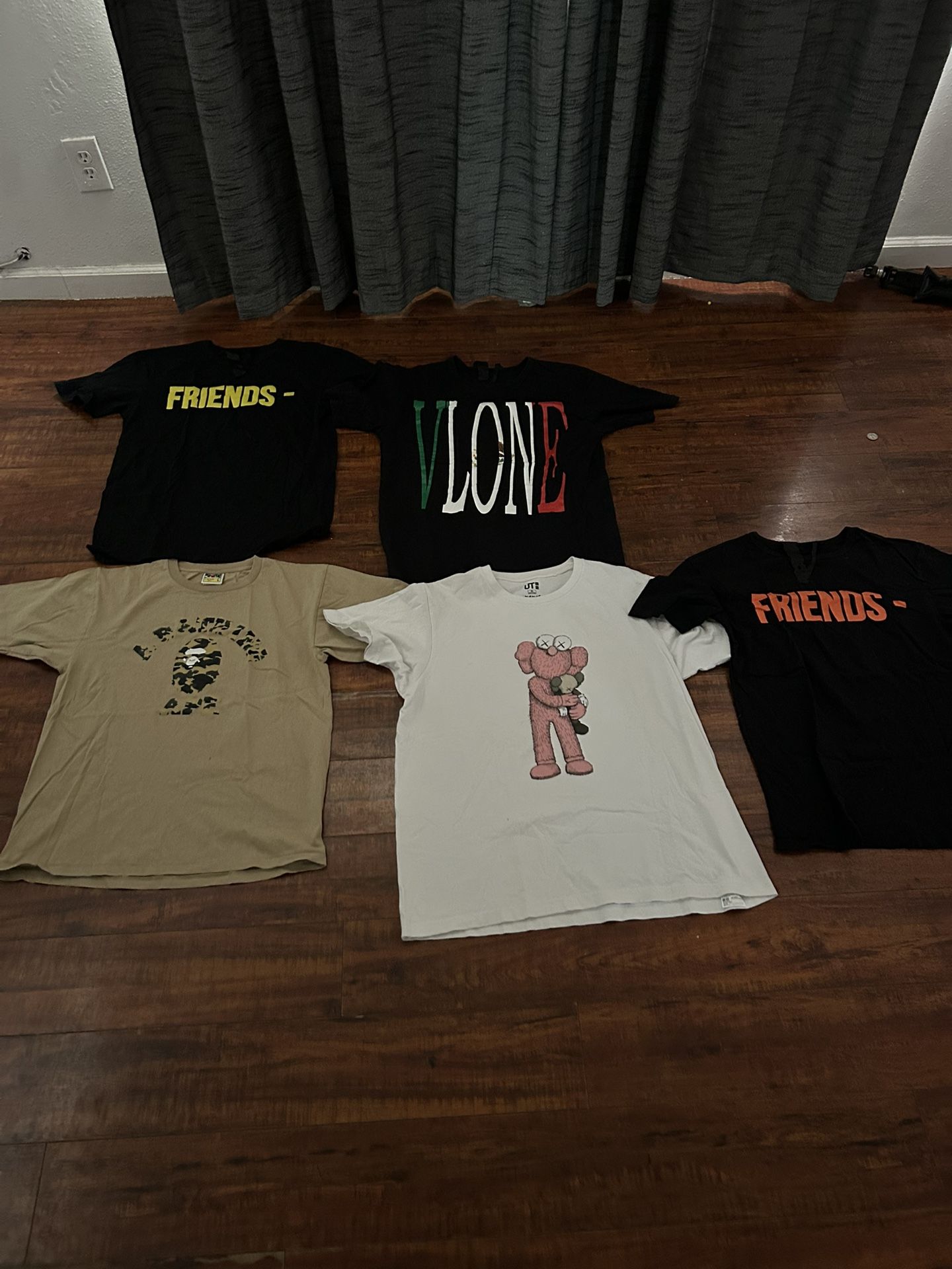 Vlone,bape,kaws