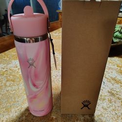 Hydro Flask 24oz  Water Bottle