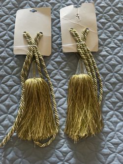 Beautiful Lime Green with white color tassel curtain tie backs #curtains #tassels. 23” long 2-pc The price for 2
