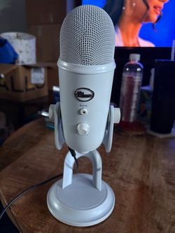 Yeti Mic w/ Stand