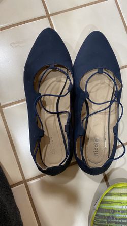 Size 10 W women flats