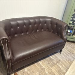 Leather Sette