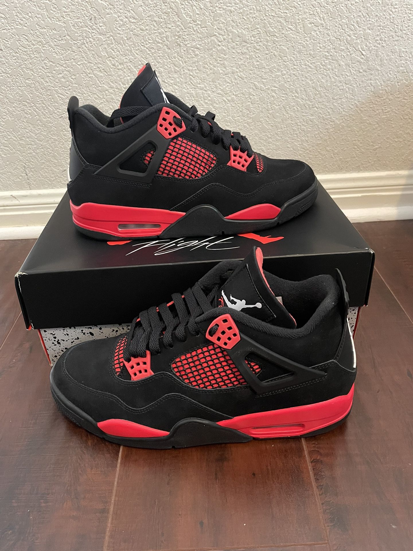Jordan 4 Red Thunders for Sale in Pflugerville, TX - OfferUp