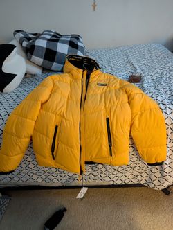 Hollister Puffer Jacket Size XL Brand New