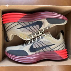 Nike Lunar Roam - Size 9.5
