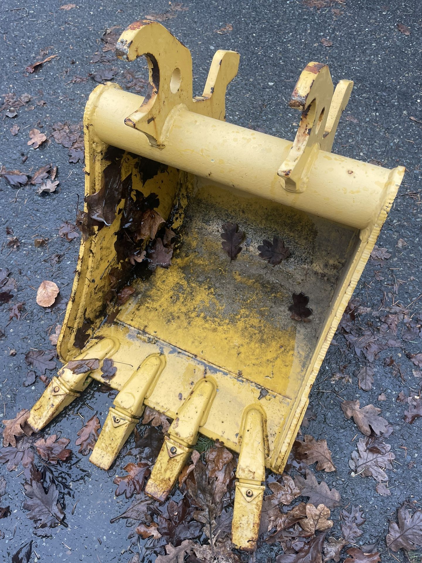 John Deere Bucket