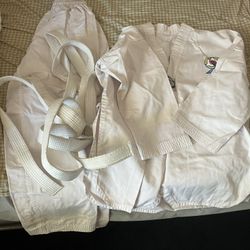 Kids Size 4 Tae Kwon Doe Uniform 