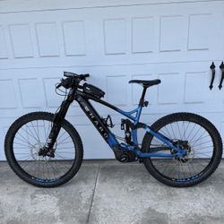 Like NEW Haro Shift I/O 9 electric mountain bike / Size large