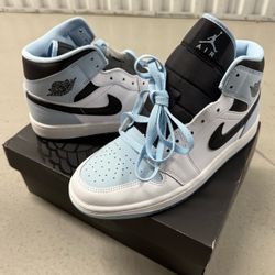 Nike Air Jordan High-Top Sneakers in Black and Light Blue men 8.5