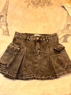 Black cargo skirt☺️