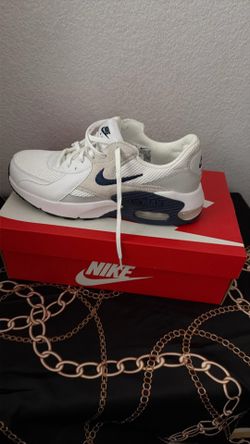 Nike Air Max Excee size 8/5