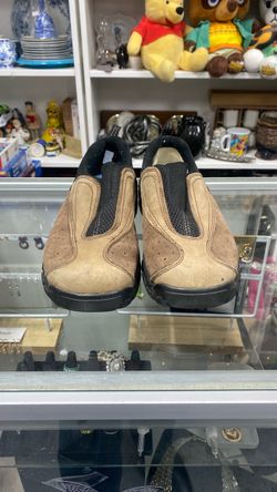 Size 8. Mens tan suede RedHead slip-on casual shoes.