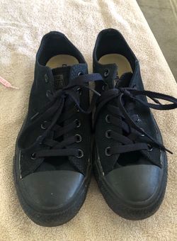 Low top all black converse size 8 women’s- used