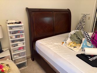 Queen size bed fram