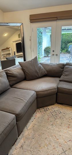 Sectional couch