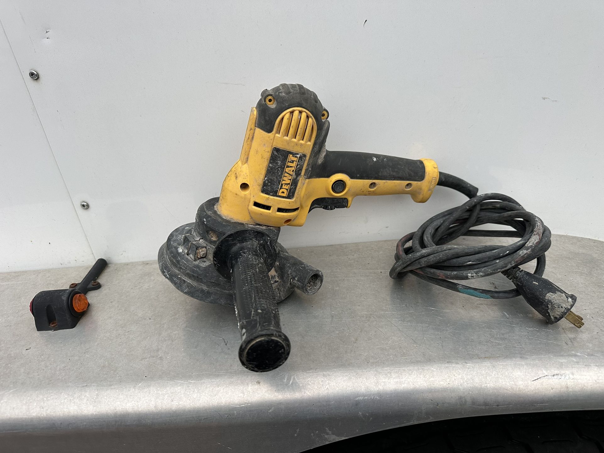 DEWALT Rotary Sander