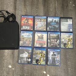 Play Station 4 (games included) 