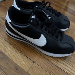 Black Nike Cortez Shoes 