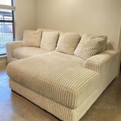 Lindyn Ivory 2pc LAF Chaise Sectional