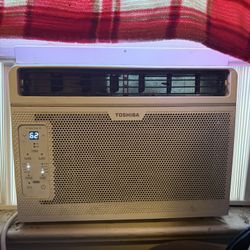 Toshiba 150 Sq Ft Window Air Conditioner 