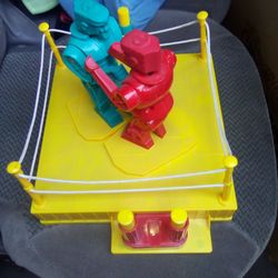 Rock em sock em robots game