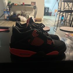 Retro 4 red thunder never worn size 7.5