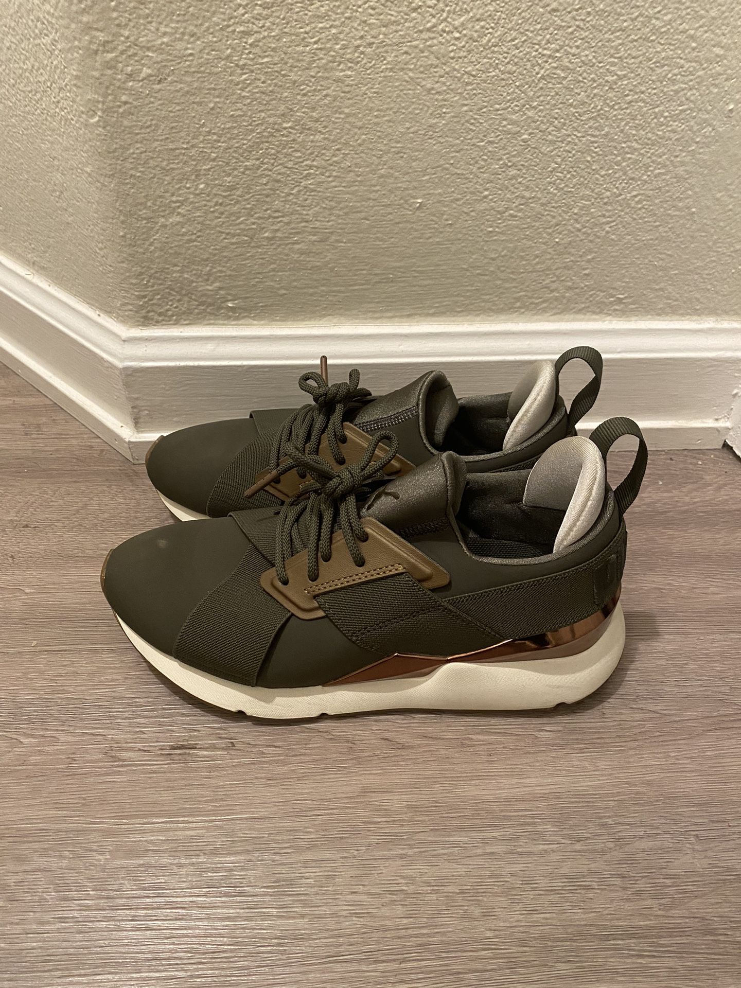 Olive Green Puma Sneakers 👟