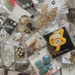 Wholesale Discount Assorted Fashion Earrings