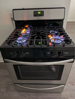 Frigidaire Stainless Steel Gas Range Stove / Oven
