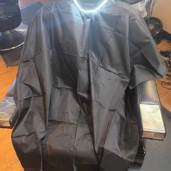 LED-Lit  Barbers Cape