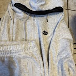 Nike Suit Xl