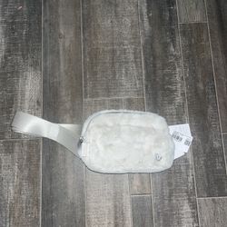 Lululemon "Everywhere Belt Bag"