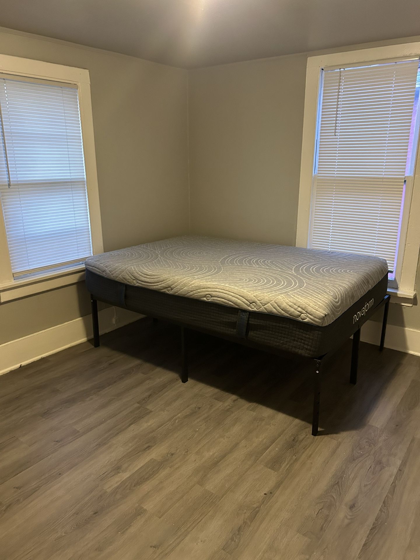 Soothing Novaform Comfort 12" Cooling Gel Memory Full Foam Mattress With Metal Frame