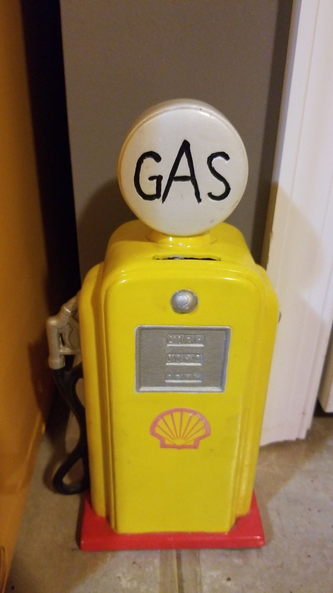 Vintage ceramic gas pump coin bank