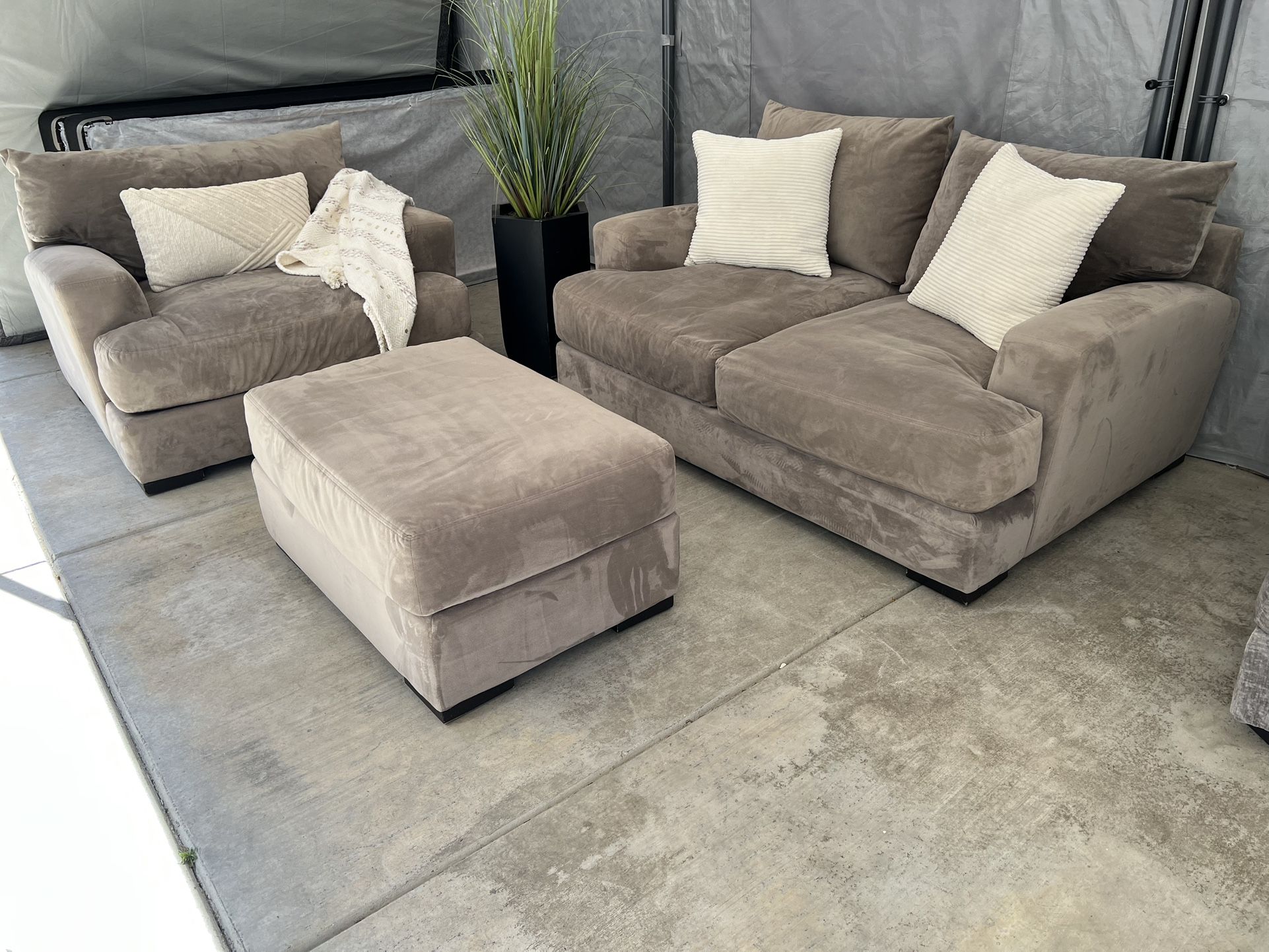 High Quality Couches With Ottoman