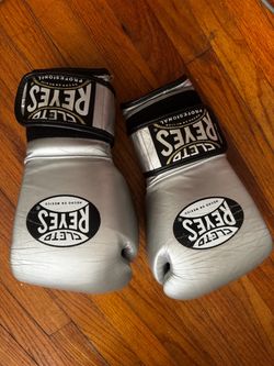 Cleto Reyes Professional Boxing Gloves