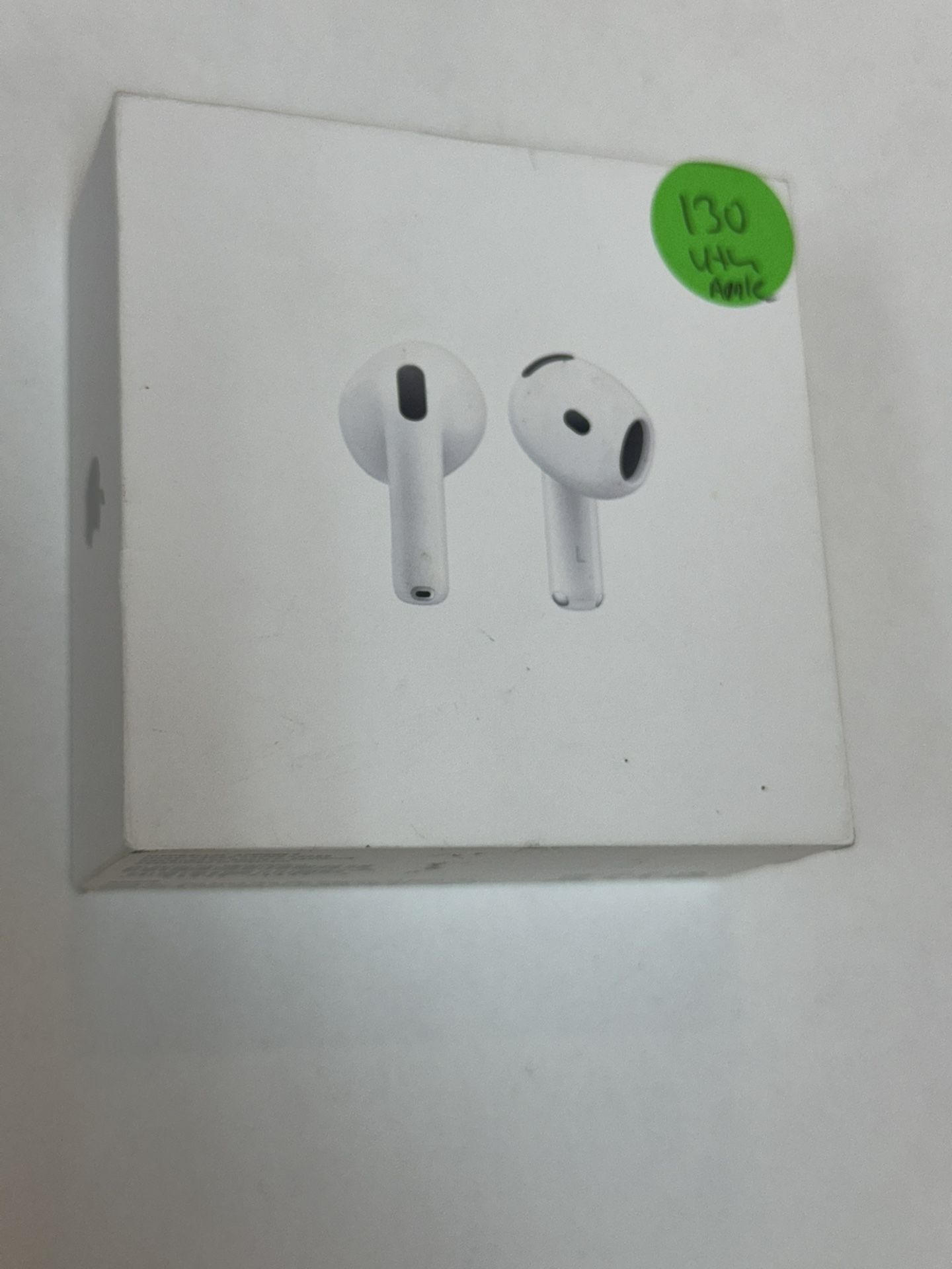 Apple Air Pod 4th Gen Like New