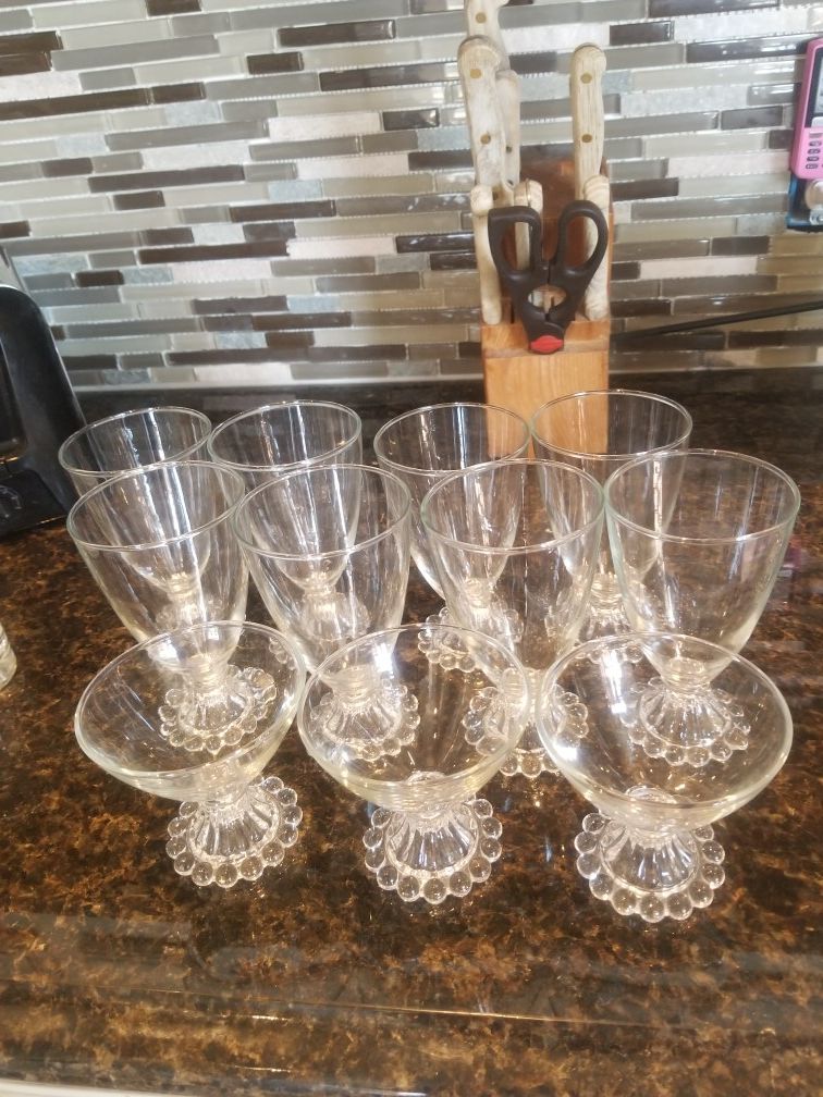 Lot of vintage glassware