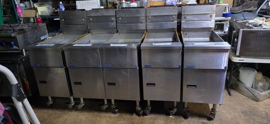 PITCO SG14...45-50LB NATURAL GAS DEEP FRYERS