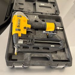 DeWalt 18Ga Nailer
