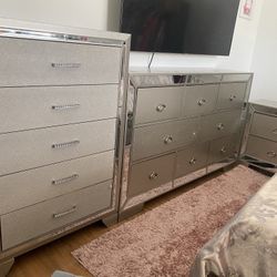 Bedroom set