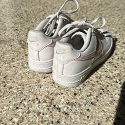 Nike Girls Size 1.5