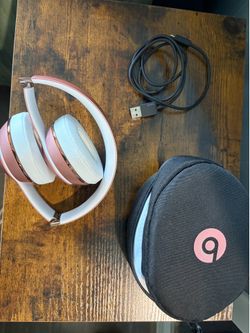 Beats Solo 3 Wireless Headphones in Rose Gold