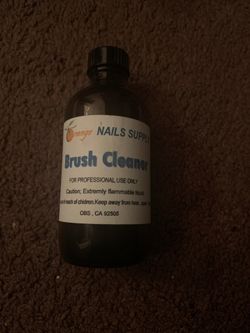 Nail brushes cleaners