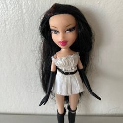 Vintage 2001 MGA Ooh La La Cloe Doll