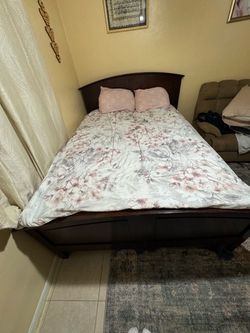 Dark Wood Queen Bed Frame and Dresswr